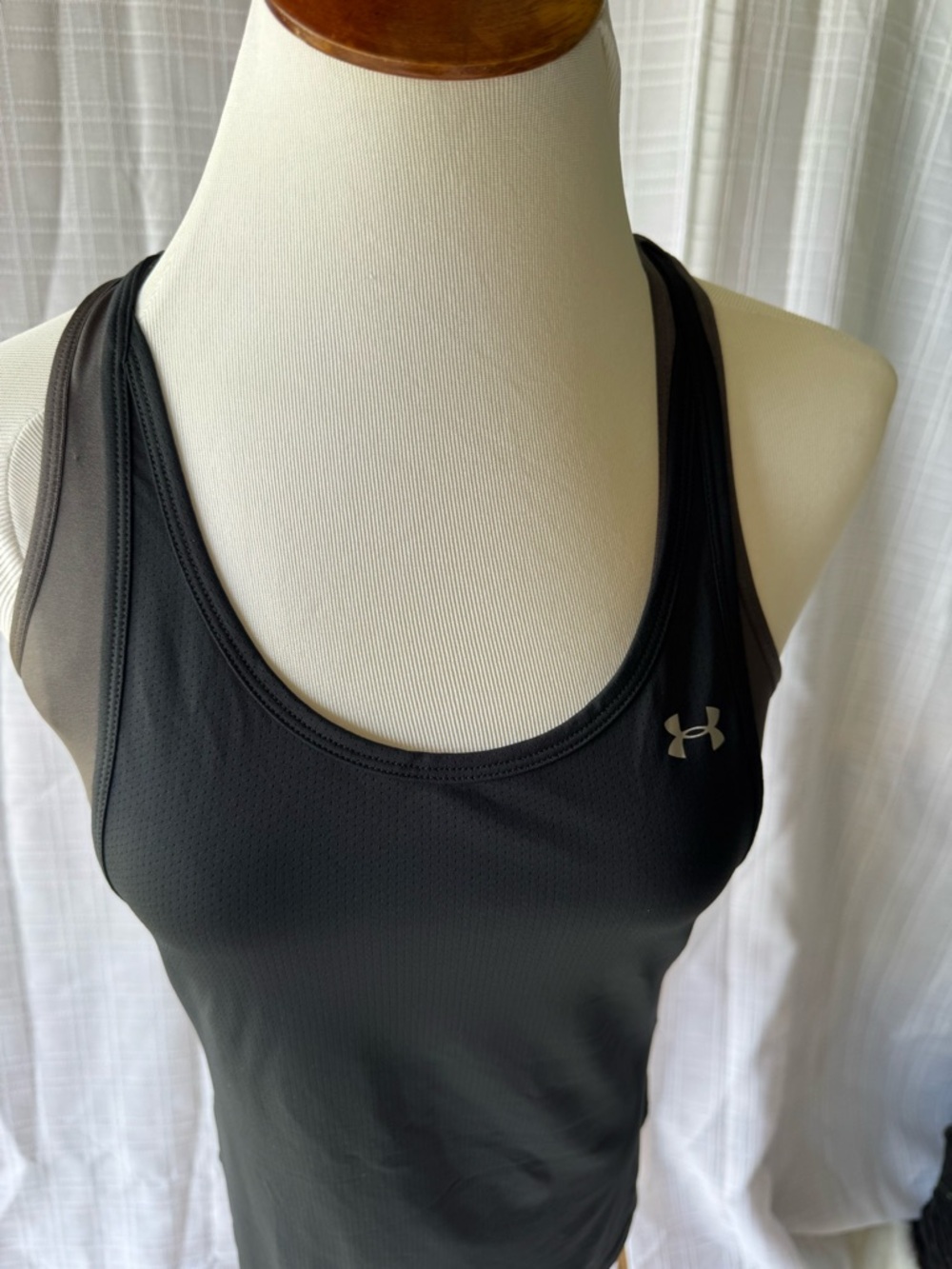 Under Armour Black Racerback Tank with Built-In Dark Gray Bra - Size XS - Picture 6 of 10